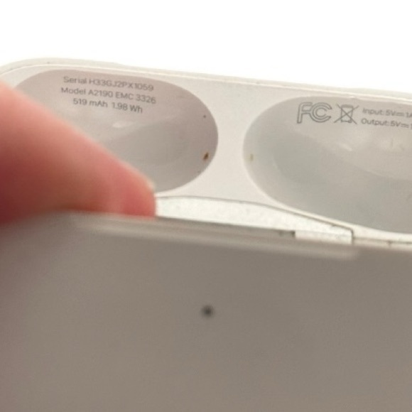 Apple AirPods Pro 1st Gen White Wireless Earbuds with Charging Case - Picture 6 of 6